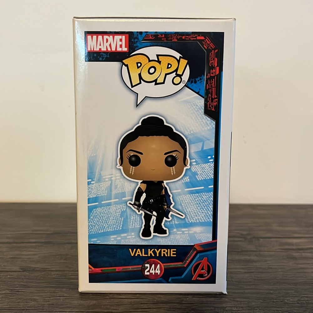 Marvel Thor Ragnarok Valkyrie Funko - Picture 4 of 4